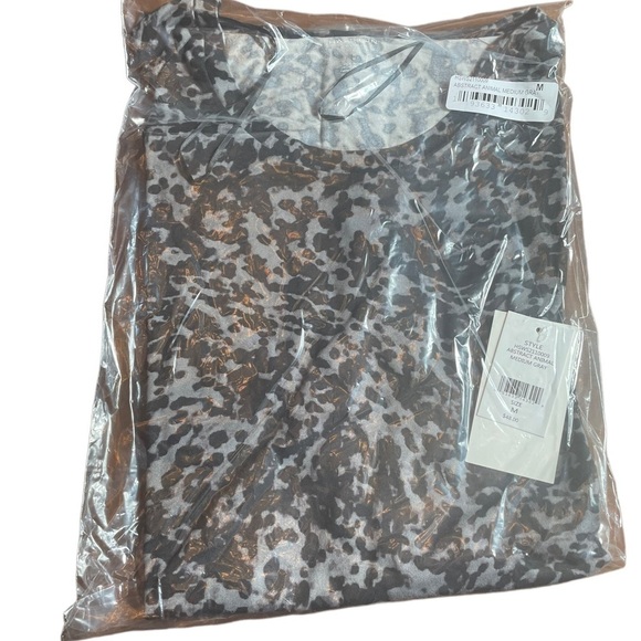 𝅺H HALSTON STUDIO Scoop Neck Patterned High/low T-shirt ABSTRACT ANIMAL - Picture 10 of 14